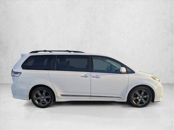 2016 Mini van