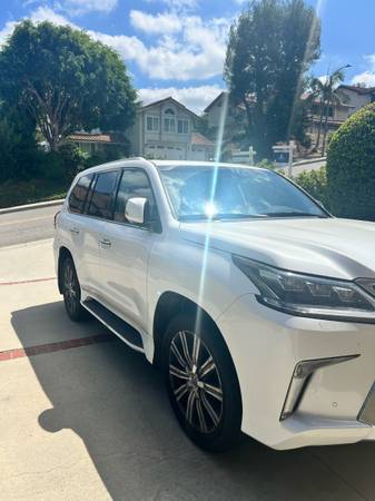 2016 Lexus LX570