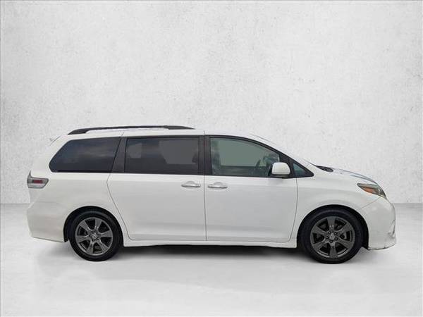 2017 Mini van