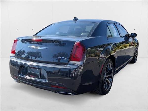 2016 Chrysler 300